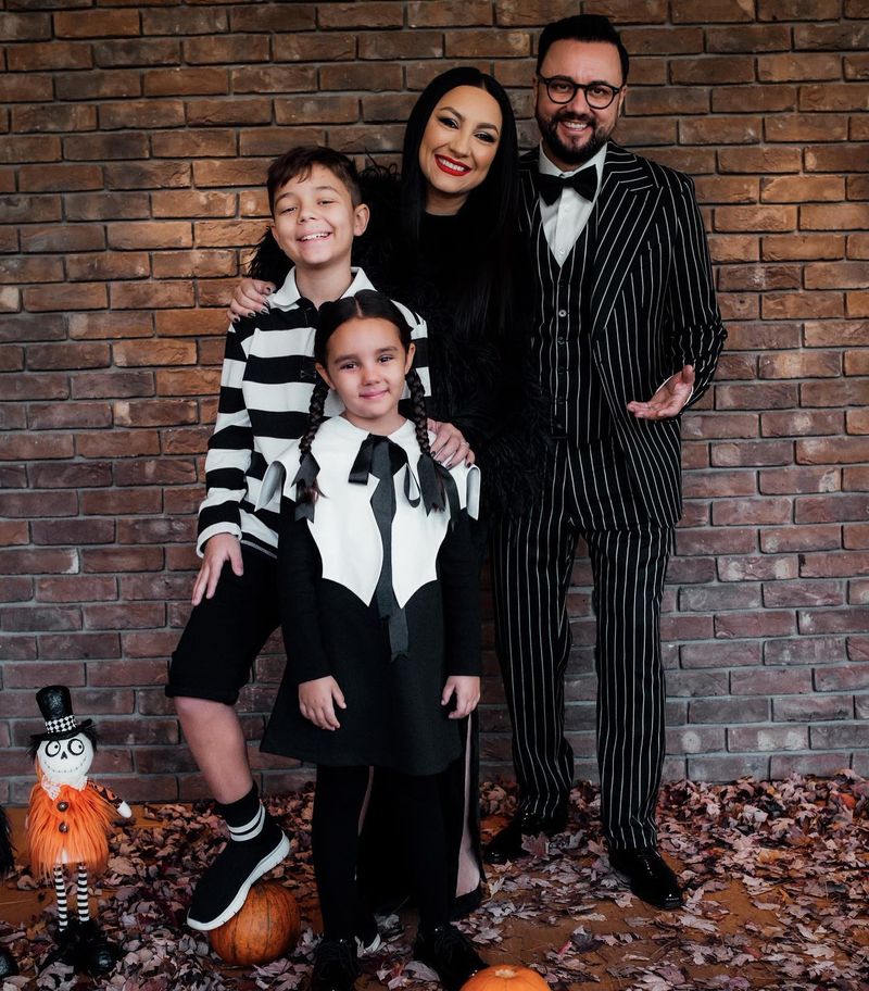 Top nouă cele mai tari costumații de Halloween ale artiștilor de la noi