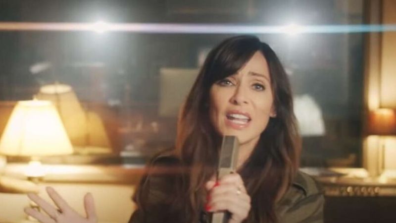 Natalie Imbruglia a lansat un videoclip nou pentru piesa &bdquo;Invisible Things&rdquo;
