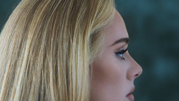 Adele a dezvăluit tracklistul noului album "30"