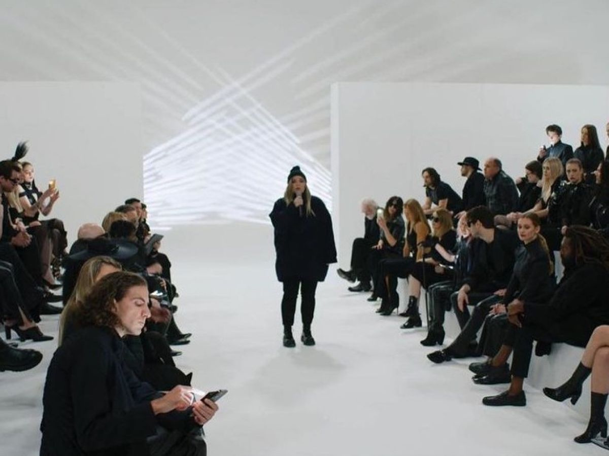 Tones and I a lansat piesa &bdquo;Lonely&rdquo;