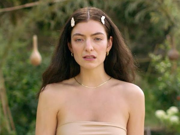 Lorde a lansat piesa &bdquo;Fallen Fruit&rdquo;