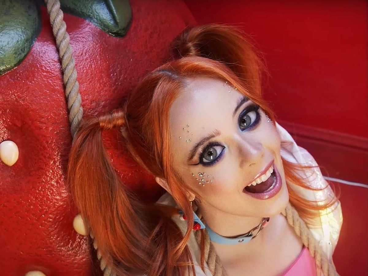 Olivia Addams - Chameleon