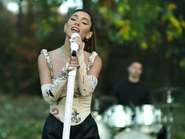 Mira a lansat o versiune live a piesei &bdquo;Cheia inimii mele"