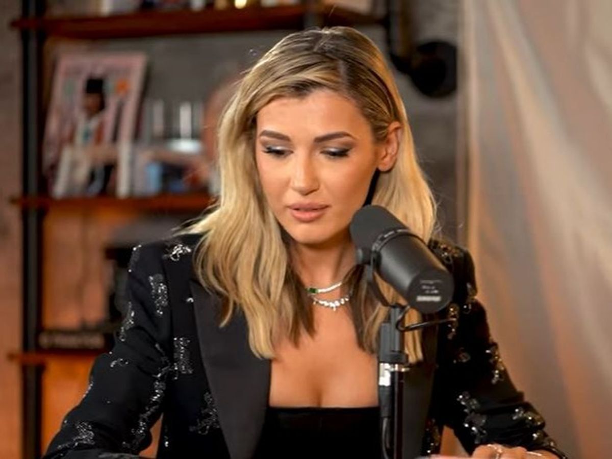 Alina Eremia, la un pas de a fi cerută &icirc;n căsătorie de iubitul ei: &bdquo;Eu priveam subiectul foarte sf&acirc;nt&rdquo;