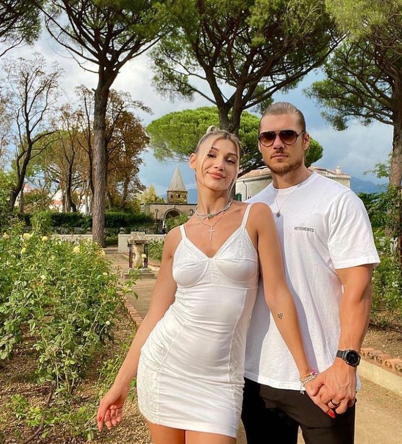 Alina Eremia, la un pas de a fi cerută în căsătorie de iubitul ei: „Eu priveam subiectul foarte sfânt”