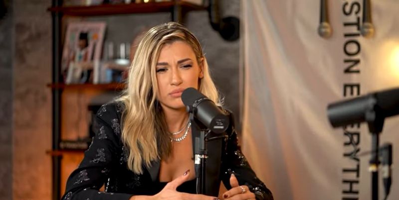 Motivul pentru care Alina Eremia nu postează pe social media când este tristă: „Nu vreau să mai vin și eu cu energii negative”