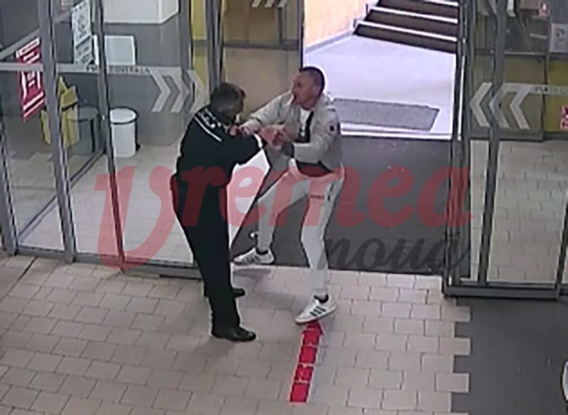 Un bărbat din Vaslui a bătut un polițist local 