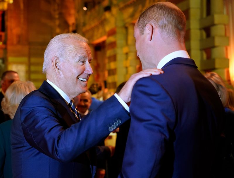 Dimineața Nebună | Gestul rușinos făcut de Joe Biden în timp ce vorbea cu soția Prințului Charles. Audio