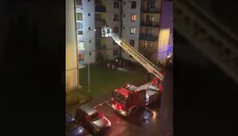 Incendiu la un bloc din Brașov! Un bărbat și-a dat foc la apartament, în urma unei crize de gelozie