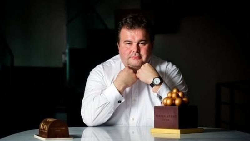 Top 5 cele mai bune joburi din lume. Poţi m&acirc;nca ciocolată pe săturate şi vei fi şi plătit pentru asta