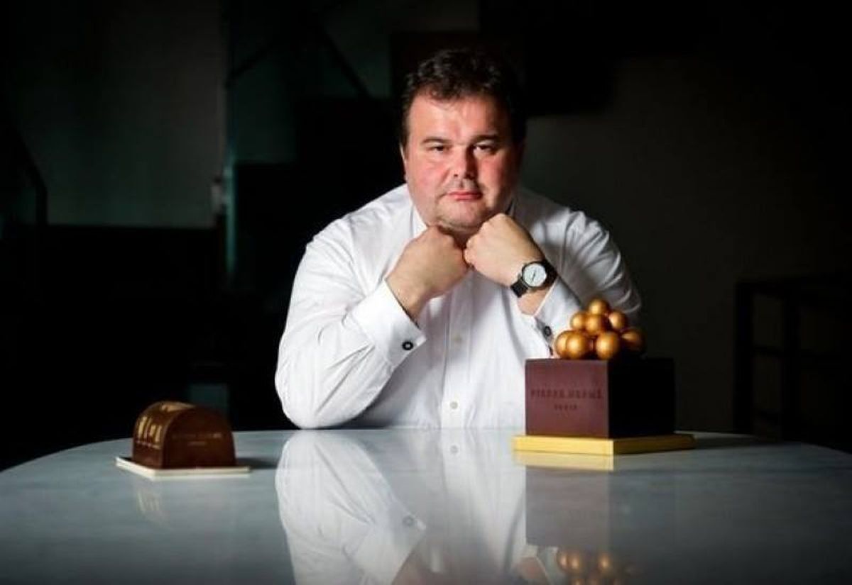 Top 5 cele mai bune joburi din lume. Poţi m&acirc;nca ciocolată pe săturate şi vei fi şi plătit pentru asta