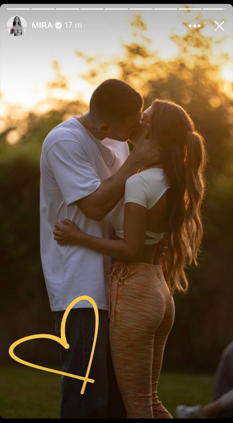 Mira, sărut pasional cu Mario Fresh. Fanii s-au împărțit în două tabere. Formează sau nu cei doi un cuplu?!