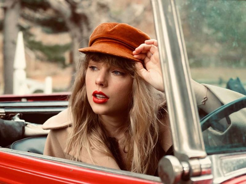 Taylor Swift a doborât recordurile Spotify cu noua versiune a albumului „Red”