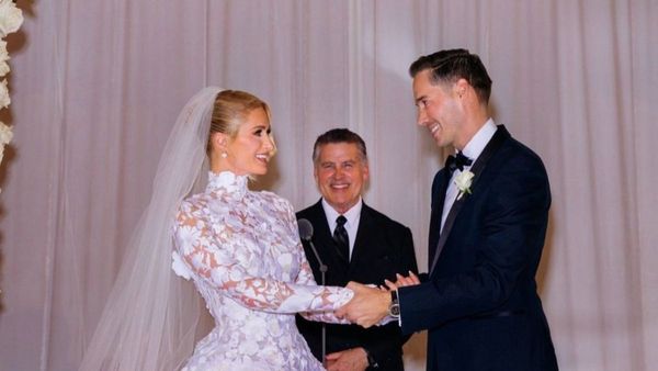 Paris Hilton s-a căsătorit a treia oară. Ce ţinute a purtat şi ce vedete au fost prezente la nuntă. FOTO