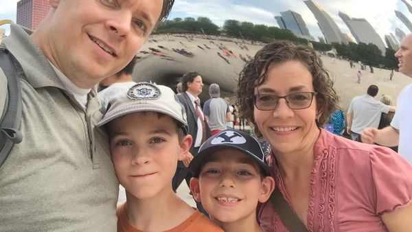 Surpriză pentru o familie din SUA care le-a făcut teste ADN copiilor &icirc;n joacă. Copilul lor de 12 ani era doar pe jumătate al lor