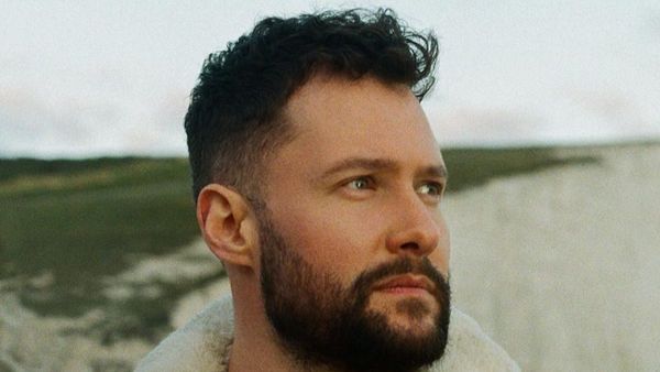 Calum Scott lansează videoclipul piesei „Rise”