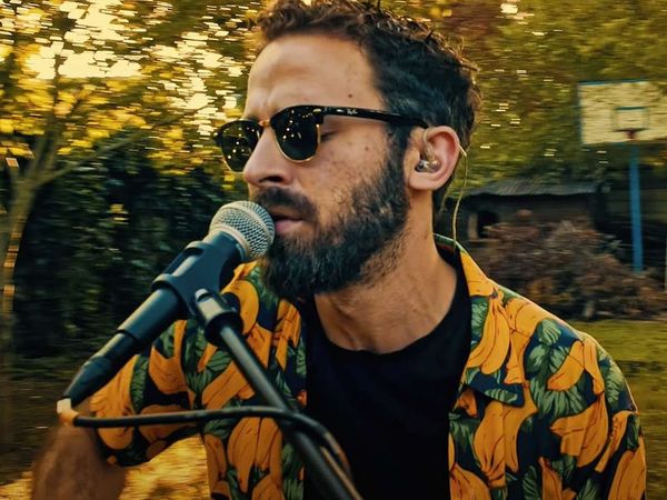 The Different Class a lansat o sesiune acustică -"Live in the Eden Garden", disponibilă pe YouTube și pe toate platformele de streaming