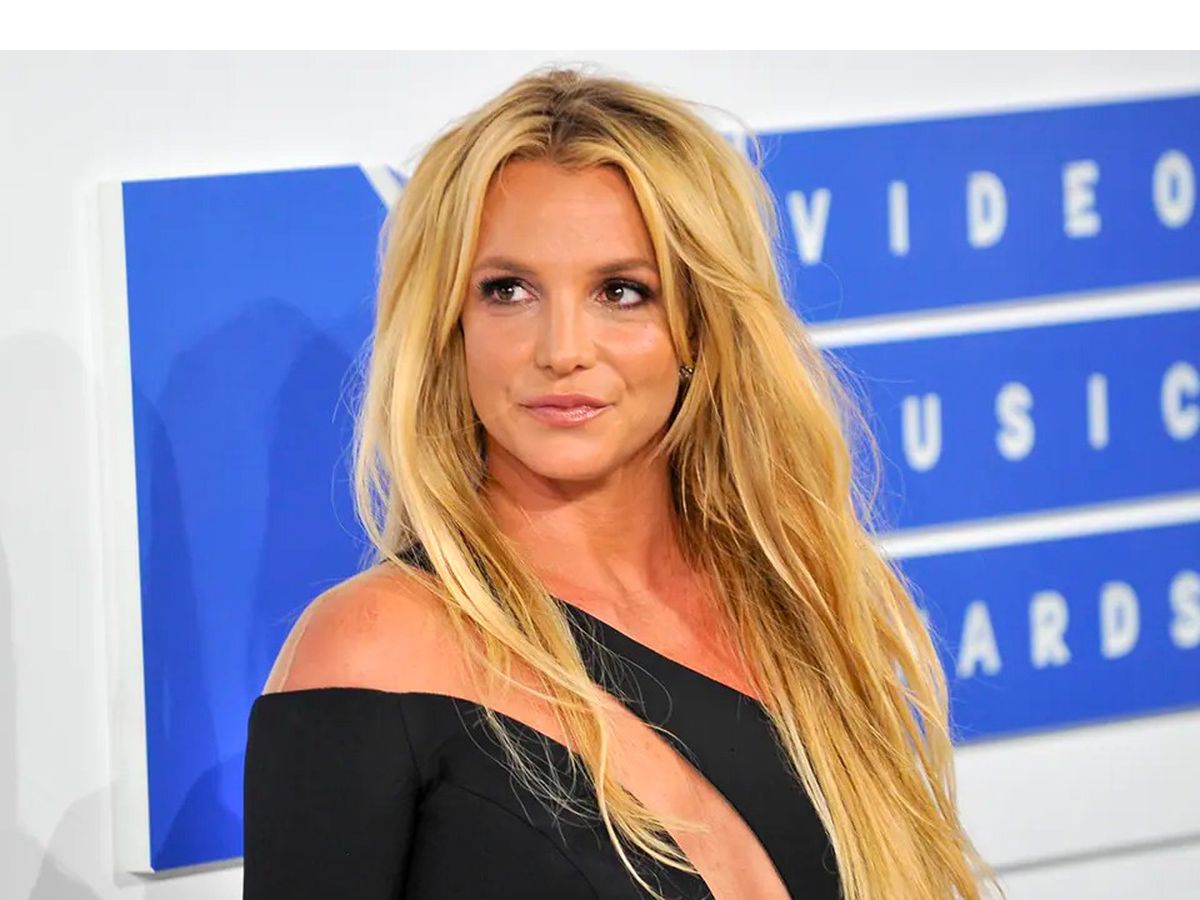  Britney Spears, primul mesaj după ce a scăpat de sub tutela tatălui: „Nu sunt aici pentru a fi o victimă” 