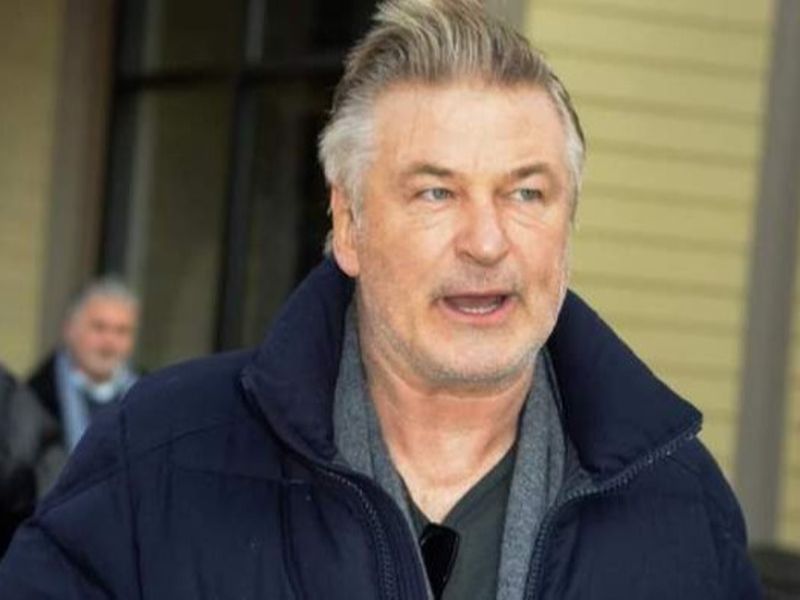 Alec Baldwin, dat în judecată de o membră a filmului „Rust”