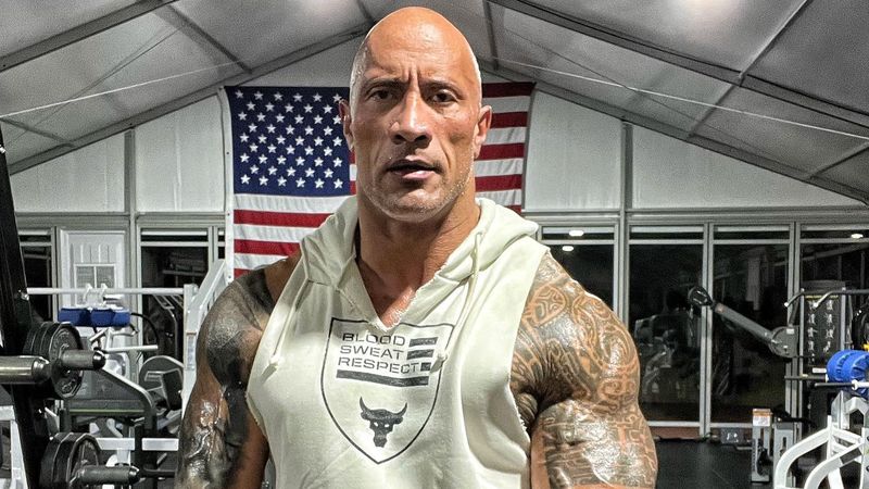 Obiceiul sc&acirc;rbos al lui &bdquo;The Rock&rdquo; Johnson. Ce face actorul &icirc;n sala de antrenament