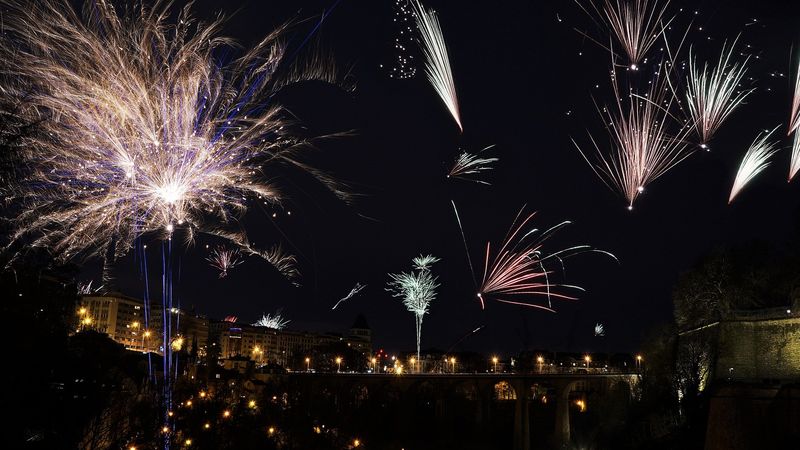 Revelion 2022. Cum s-ar putea desfășura Revelionul de anul acesta și ce restricții se impun