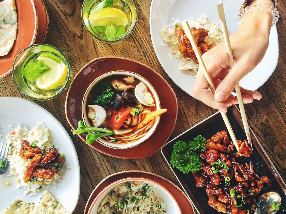 Dimineaţa Nebună: Un bărbat din China nu mai are voie la un restaurant “mănânci-cât-poți” pentru că a mâncat prea mult