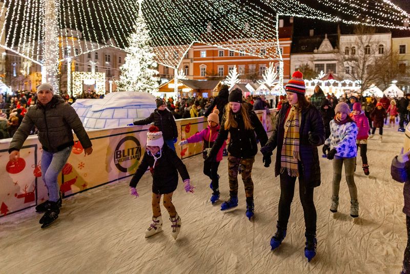 În ce oraşe din România se ţine târgul de Crăciun anul acesta şi care sunt condiţiile de acces