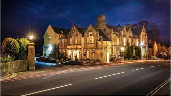 Dimineaţa Nebună: Oaspeții unui hotel din Marea Britanie au avut parte de activități paranormale. Audio