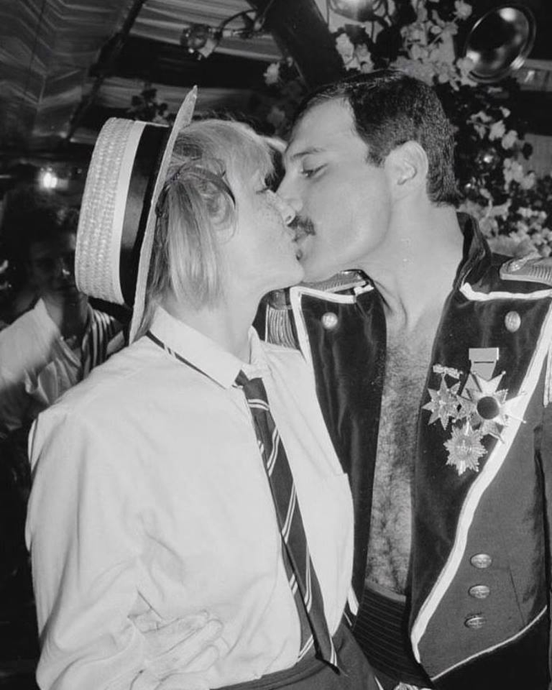 30 de ani de la moartea lui Freddie Mercury. 7 curiozităţi despre viaţa celebrului cântăreţ