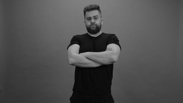 &bdquo;Amactorie&rdquo;, o nouă emisiune, pe canalul de YouTube theXclusive