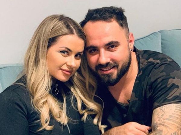 Emi de la Noaptea T&acirc;rziu a cerut-o de soție pe iubita lui. Cererea &icirc;n căsătorie a fost una inedită