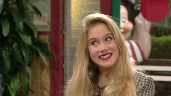 Christina Applegate împlineşte 50 de ani: Drama prin care trece Kelly Bundy