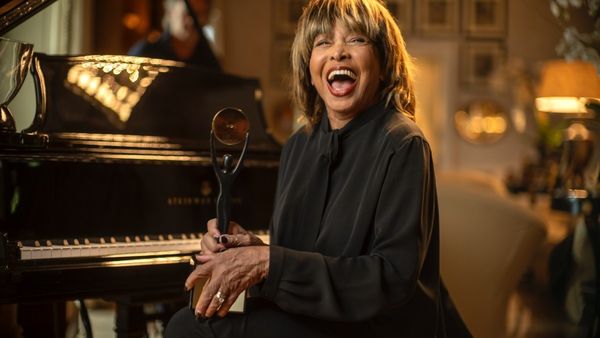 Tina Turner împlineşte 82 de ani. Cum arăta cântăreaţa în copilărie
