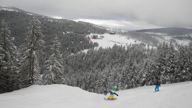 Când începe sezonul de schi 2021 - 2022? Stratul de zăpadă la munte