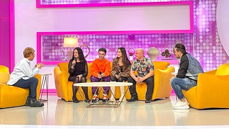 Familia Gogan, in formula completa, la &ldquo;Teo Show&rdquo;. Ce a povestit Andra Gogan despre drumul ei spre succes