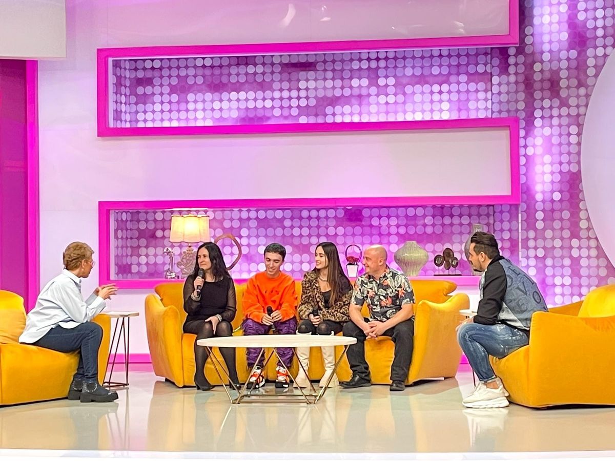 Familia Gogan, in formula completa, la &ldquo;Teo Show&rdquo;. Ce a povestit Andra Gogan despre drumul ei spre succes