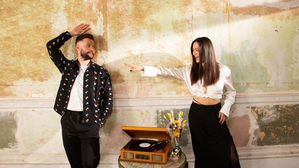 Jasmine Thompson și Calum Scott au lansat piesa &bdquo;love is just a word&rdquo;