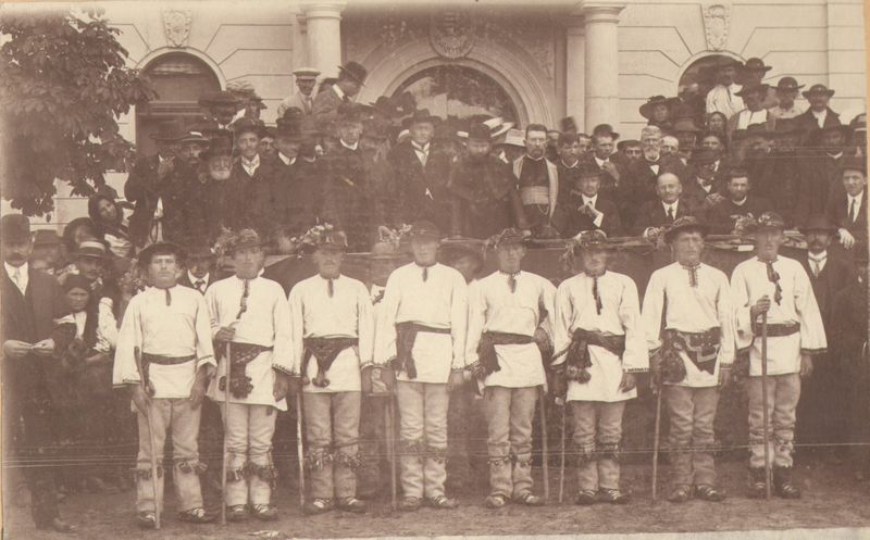 La mulţi ani, România! La mulţi ani, români! De ce se sărbătoreşte pe 1 Decembrie Ziua Naţională? 