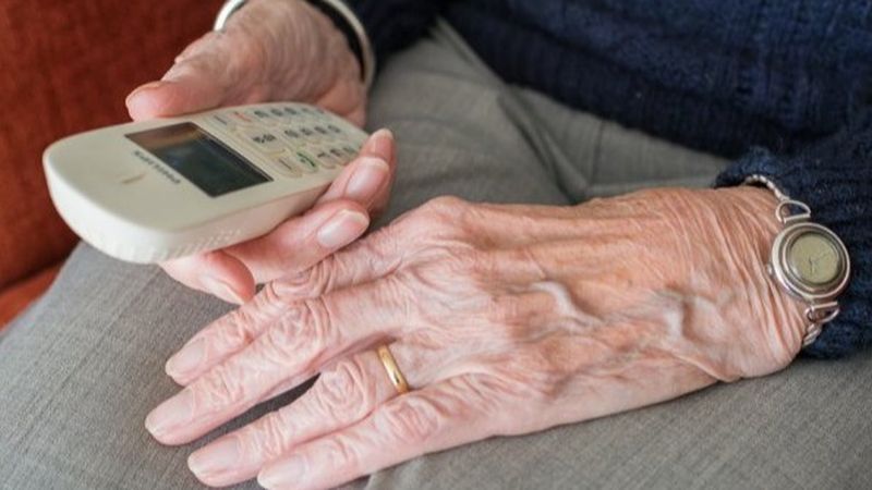 O femeie din Sibiu, &icirc;nșelată prin metoda &bdquo;Accidentul&rdquo;! Ce au descoperit oamenii legii: &rdquo;Tipul s-a prefăcut la telefon doctor&rdquo;
