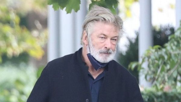 Au apărut noi detalii în cazul lui Alex Balwin! Tânăra responsabilă cu armele de foc a recunoscut că a uitat să verifice pistolul