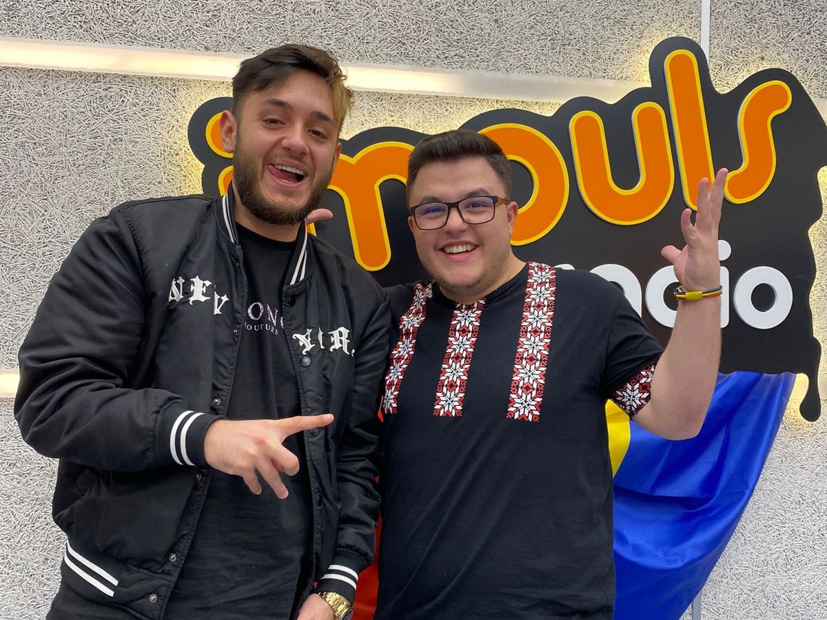 Johny Romanao a cântat LIVE „Na Janau” de 1 decembrie la „Bară la Bară”