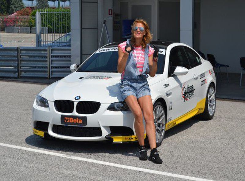 Cele mai înâlte vedete din România. Clasamentul uriaşilor din showbiz