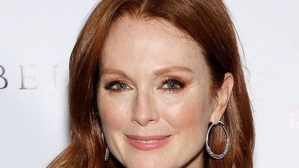 Julianne Moore &icirc;mplineşte 60 de ani. Cum arată cum celebra actriţă?