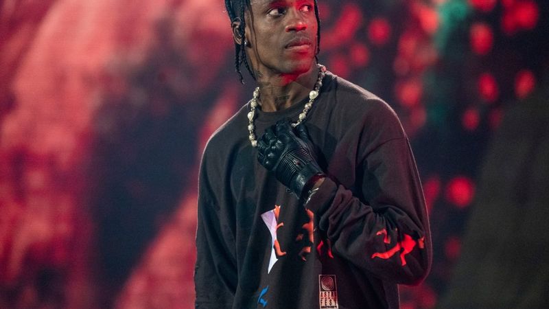 Dezastru financiar pentru Travis Scott, Drake şi Apple. Despăgubiri de 2 miliarde de dolari după tragedia de la Astroworld
