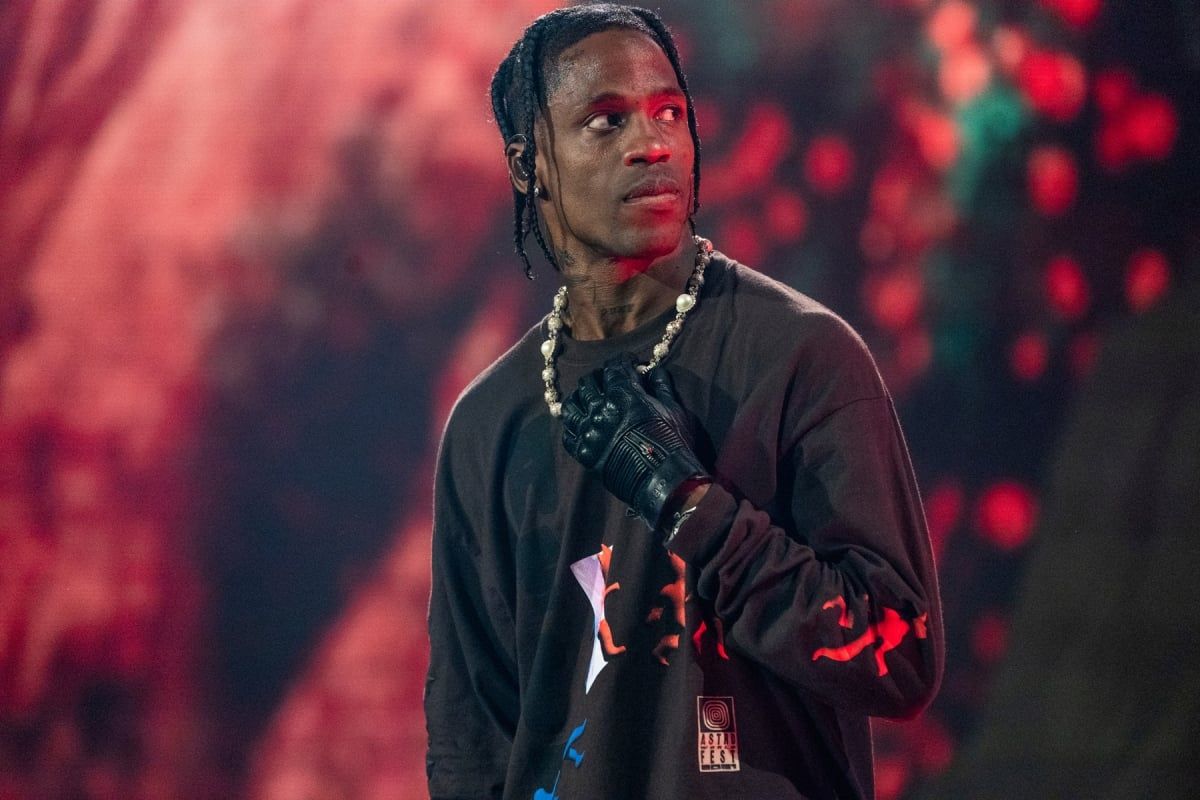 Dezastru financiar pentru Travis Scott, Drake şi Apple. Despăgubiri de 2 miliarde de dolari după tragedia de la Astroworld
