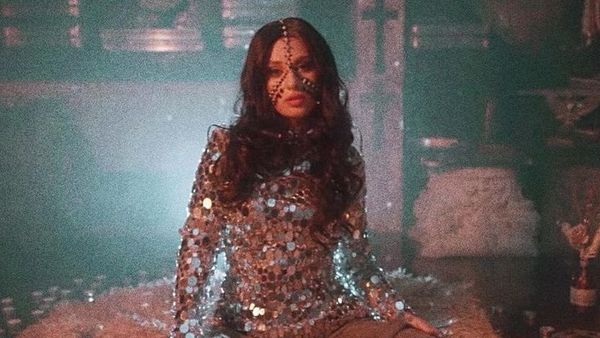 KAIRA a lansat &bdquo;Armele Mele&rdquo;, prima piesă după ce a pierdut-o pe mama sa