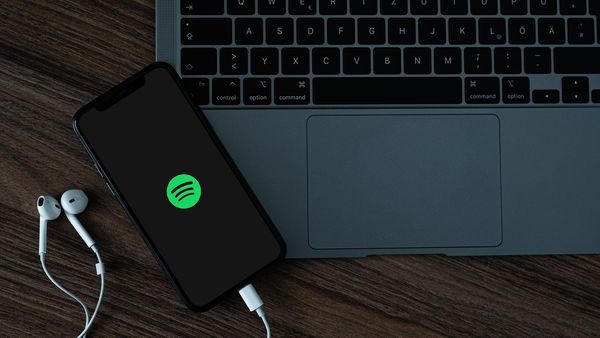Topurile Spotify pentru 2021! Care sunt cei mai ascultați artiști și cele mai ascultate piese?! 