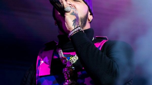 Anuel AA a lansat piesa &bdquo;Llorando En Un Ferrari&rdquo;