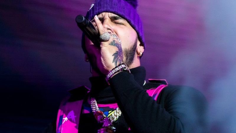 Anuel AA a lansat piesa &bdquo;Llorando En Un Ferrari&rdquo;