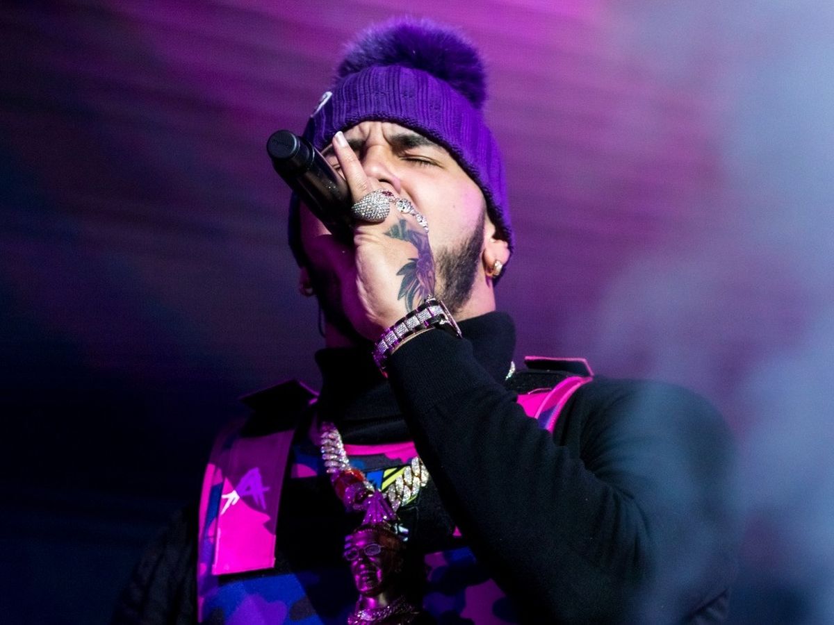 Anuel AA - Llorando En Un Ferrari